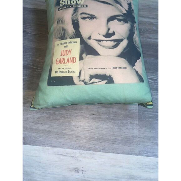 Judy Garland Picture Show Nostalgic Throw Vintage Look Pillow-18" x 16" TV - Picture 5 of 5
